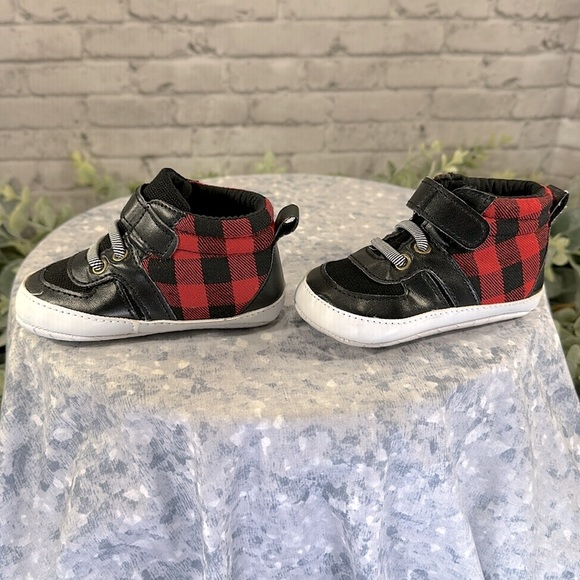 Carter’s Black & Red Plaid Fabric Crib High-Tops Baby Boy 6-9 Mos.🖤Like New❤️ - Picture 4 of 9